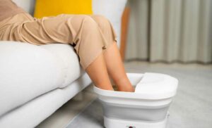 Natural Ways To Find Relief For Swollen Knees