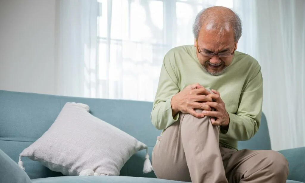 What Causes Knee Pain While Sitting