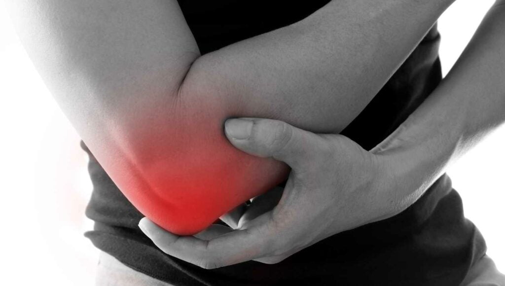 What Causes Pain in the Elbow From Lifting Weights