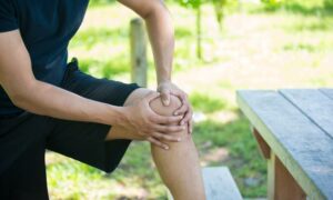 Common Causes of Knee Pain in 20-Somethings