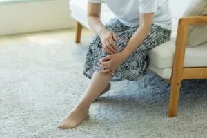 Managing Knee Nerve Pain at Home