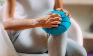 Self-help Remedies to Combat Knee Pain in Your 20s