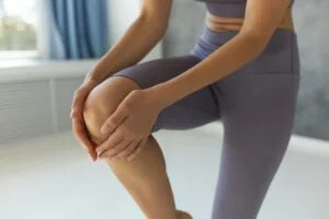 Symptoms of Hyperextended Knee
