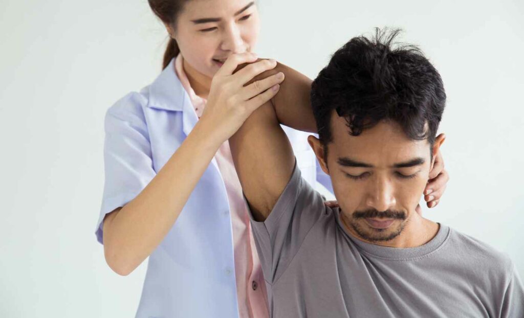 Tips For Managing Lupus-Related Shoulder Pain