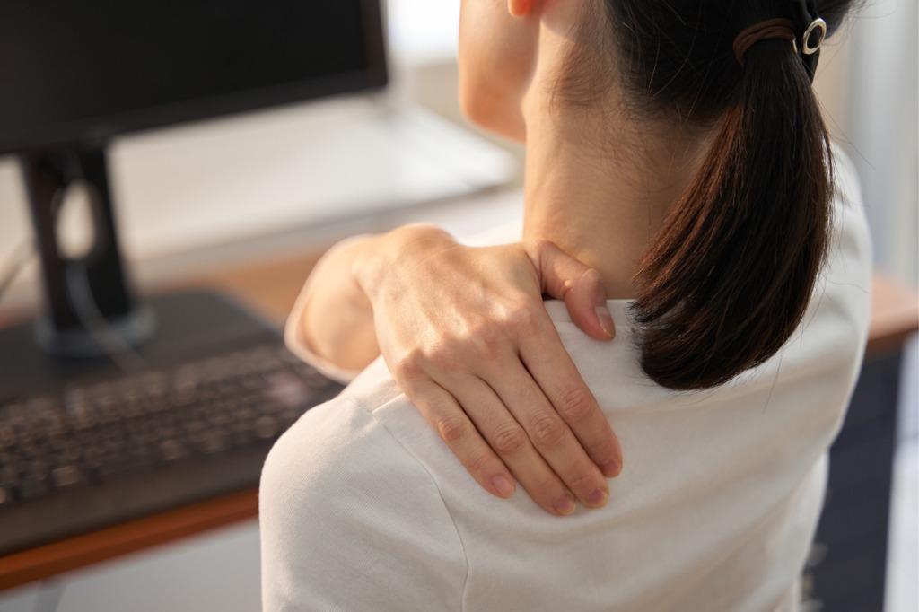 Shoulder Pain When Sitting: Causes, Remedies, and Prevention